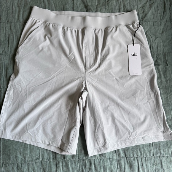 ALO Yoga Men's Athletic Shorts in Light Gray - Picture 1 of 11